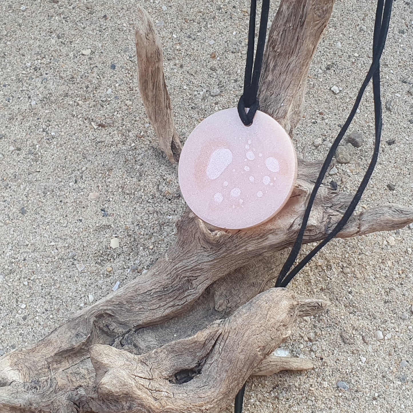 ΚΡΕΜΑΣΤΟ ΑΠΟ ΥΓΡΟ ΓΥΑΛ ΡΟΖ NUDE 30cm 70001