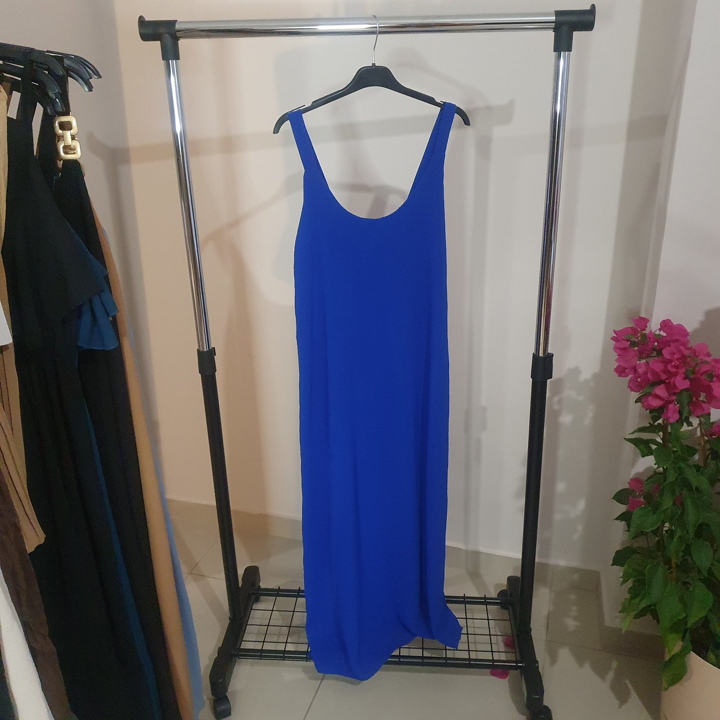 Μακρύ Αέρινο Φόρεμα Μπλε Ηλεκτρίκ – Ιδανικό από Πρωί έως Βράδυ 90001