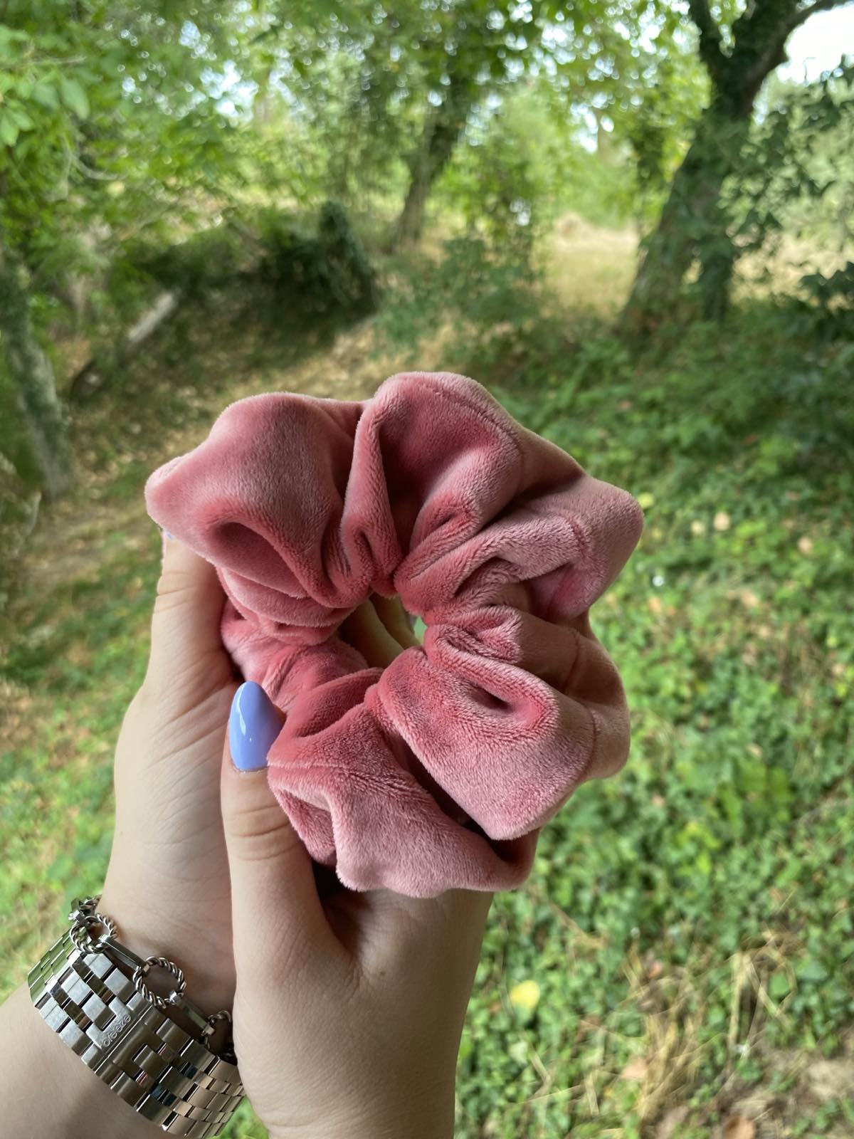 SCRUNCHIES ΒΕΛΟΥΔΙΝΑ ΤΡΙΑΝΤΑΦΥΛΛΙ  10005