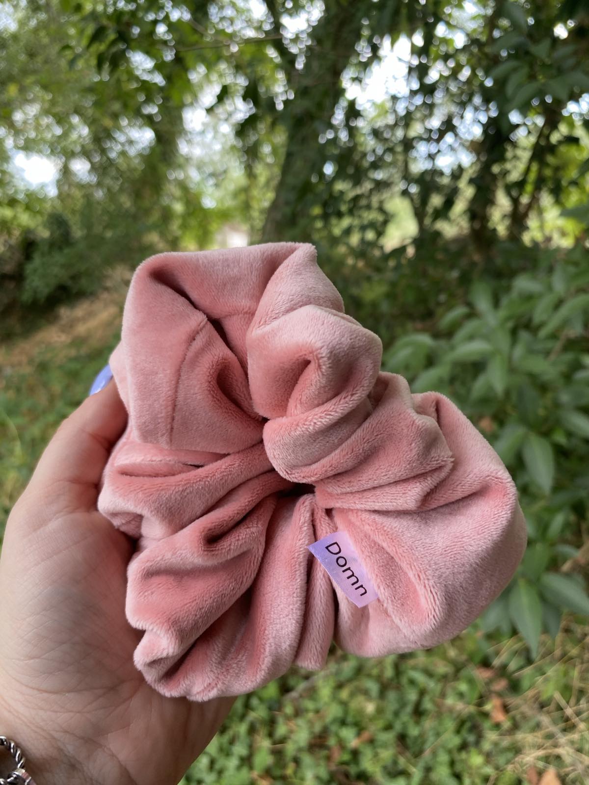 SCRUNCHIES ΒΕΛΟΥΔΙΝΑ ΡΟΖ ΣΑΠΙΟ ΜΗΛΟ 10006